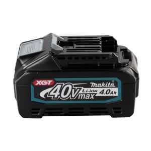 Makita BL4040 40V 4,0Ah XGT Li-ion akku, varaustilan näytöllä.

