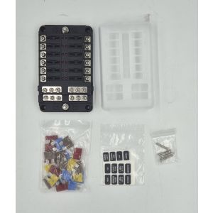 Sulakerasia 12 paikkainen max 32V dc